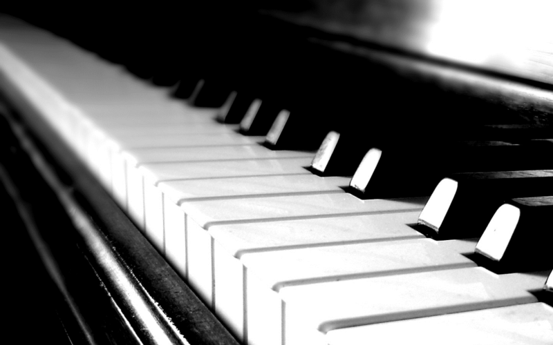 Tra tasti bianchi e neri con Bacalov, Bollani e Pizzo