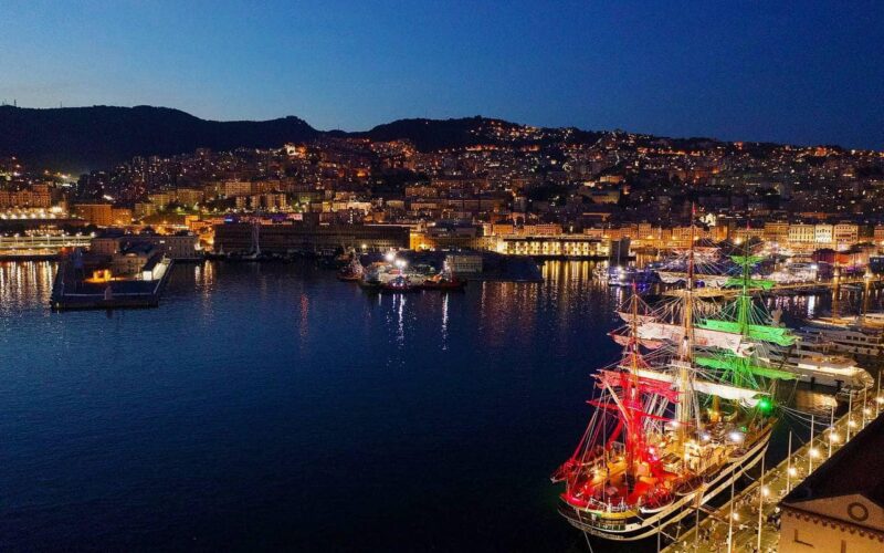 NAVE AMERIGO VESPUCCI ARRIVA A GENOVA